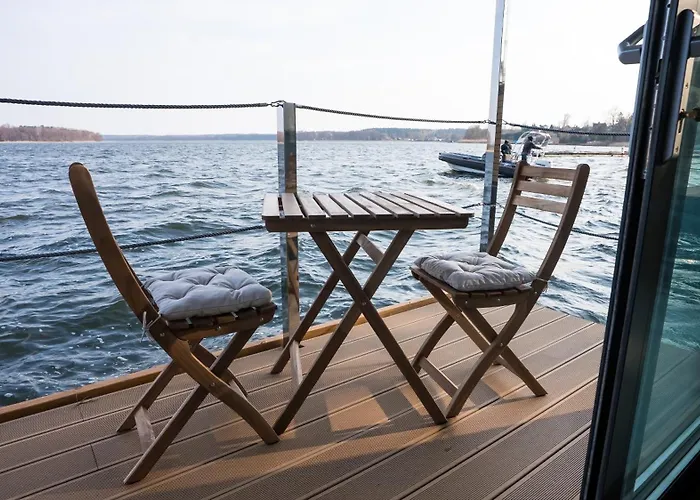 Na Wodzie - Marina & Botel *